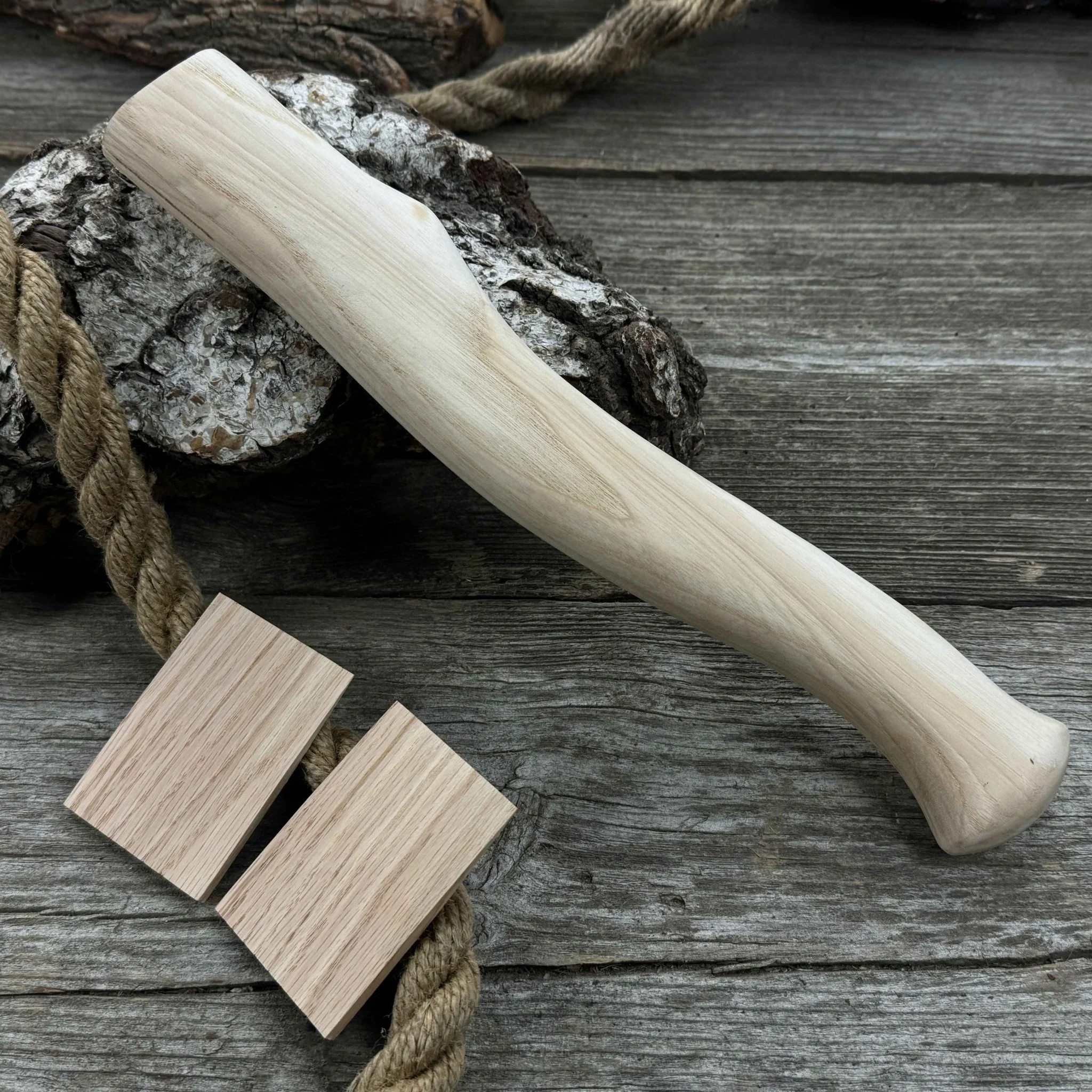Ash Wood Axe Handle with Red Oak Wedges, 31 cm (12.2 inches) - Image 6