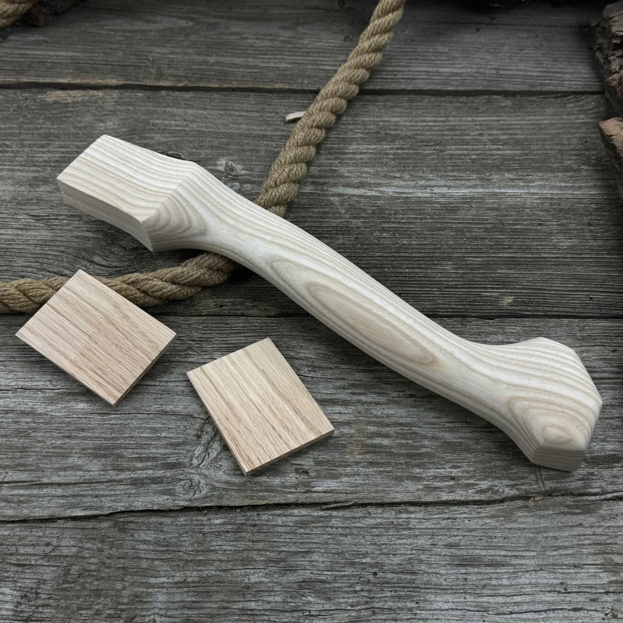Ash Wood Axe Handle with Red Oak Wedges, 33 cm (12.99 inches) - Image 8