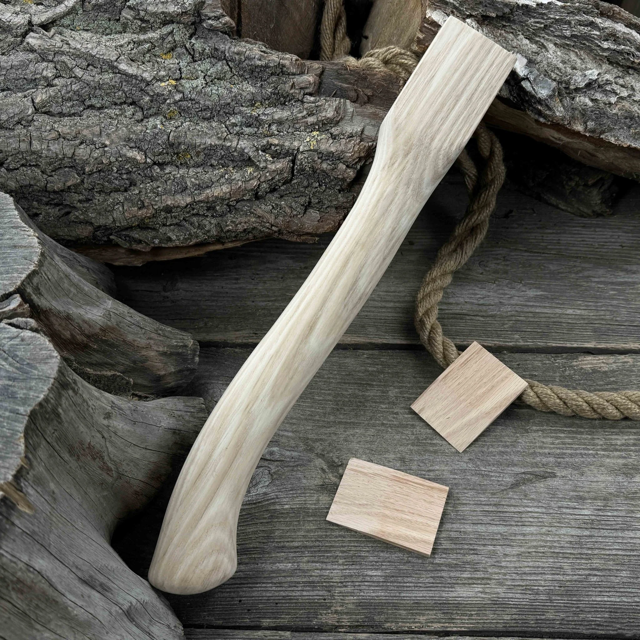 Ash Wood Axe Handle with Red Oak Wedges, 41.5 cm (16.3 in) - Image 5