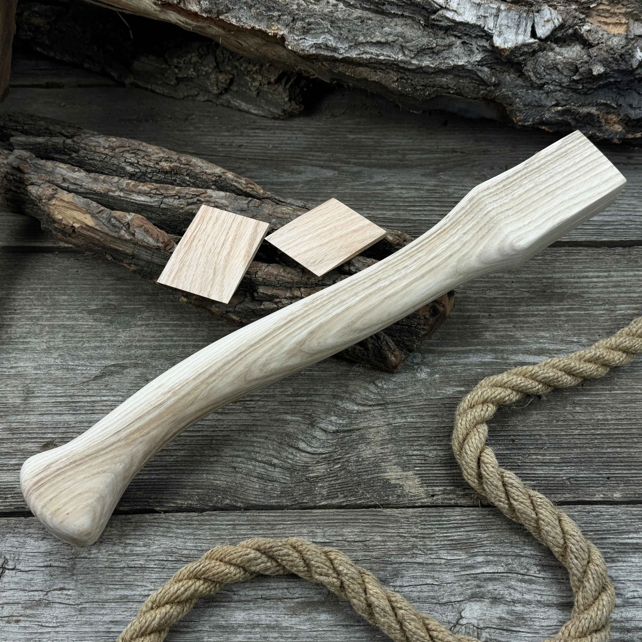 Ash Wood Axe Handle with Red Oak Wedges, 42 cm (16.54 in) - Image 5