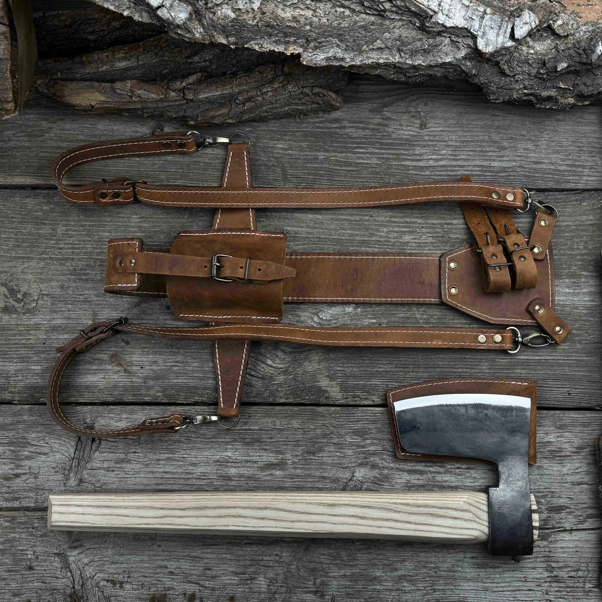 Carpenter’s Axe with Leather Shoulder Sheath, 0.84 kg (1.85 lb) - Image 10