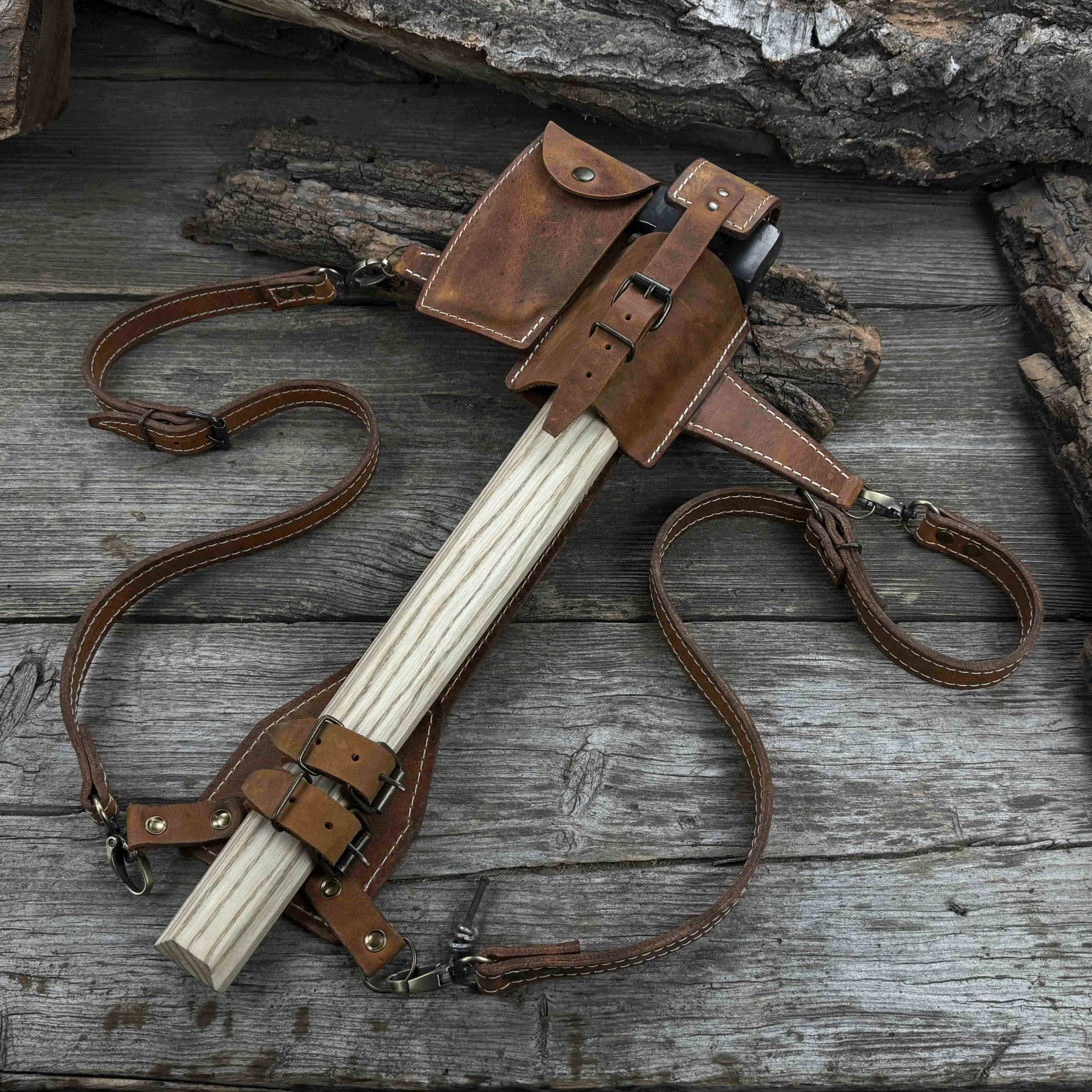 Carpenter’s Axe with Leather Shoulder Sheath, 0.84 kg (1.85 lb) - Image 5