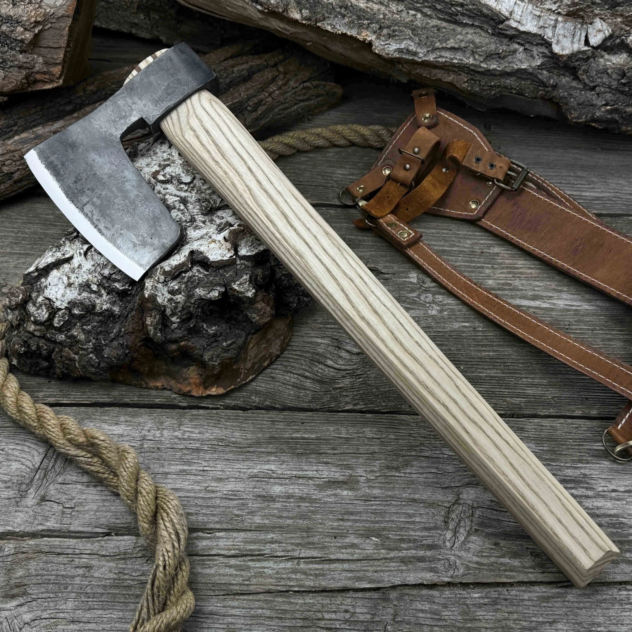 Carpenter’s Axe with Leather Shoulder Sheath, 0.84 kg (1.85 lb) - Image 7