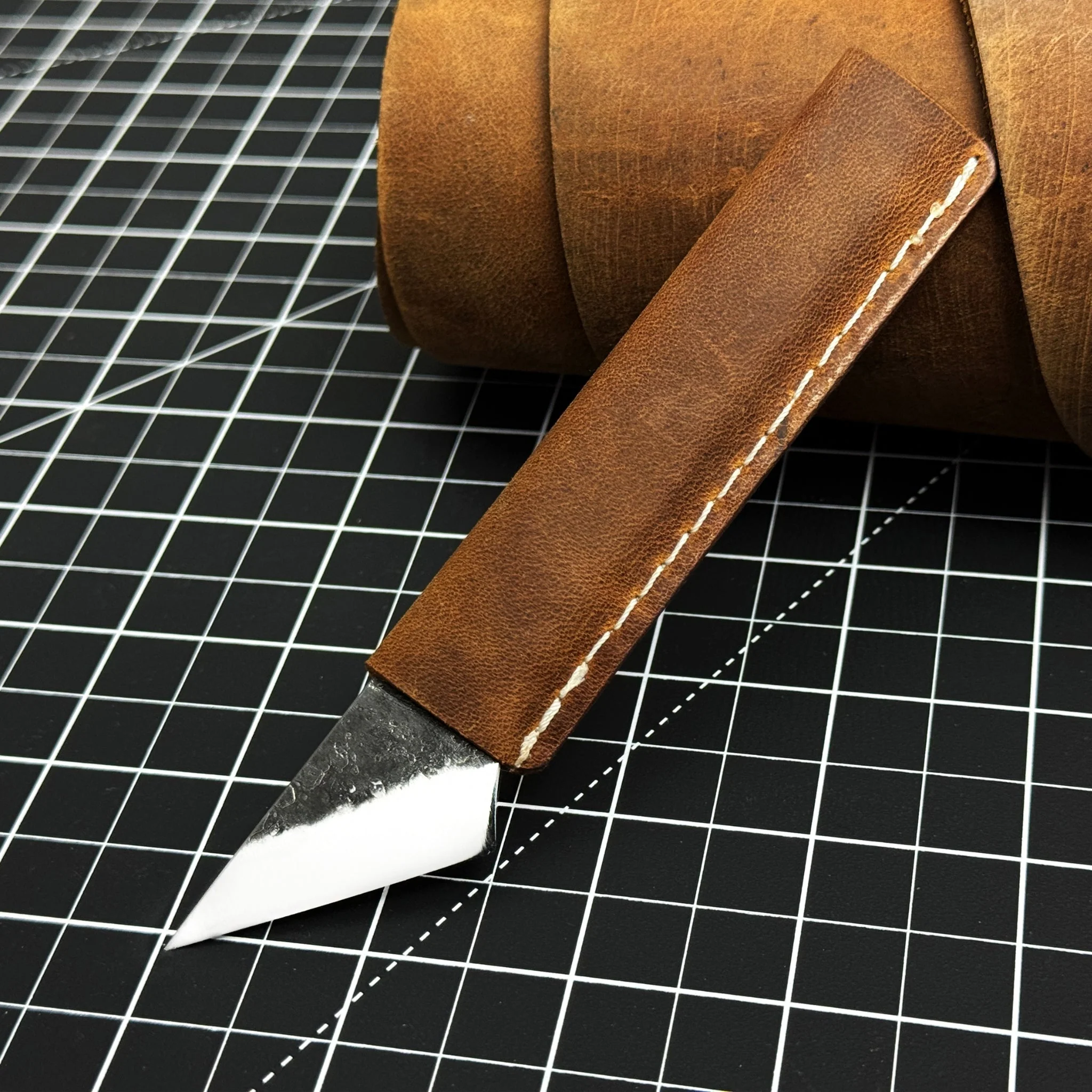 Hand-Forged Kiridashi Knife - Razor-Sharp Carbon Steel Blade with Leather Sheath - Image 12