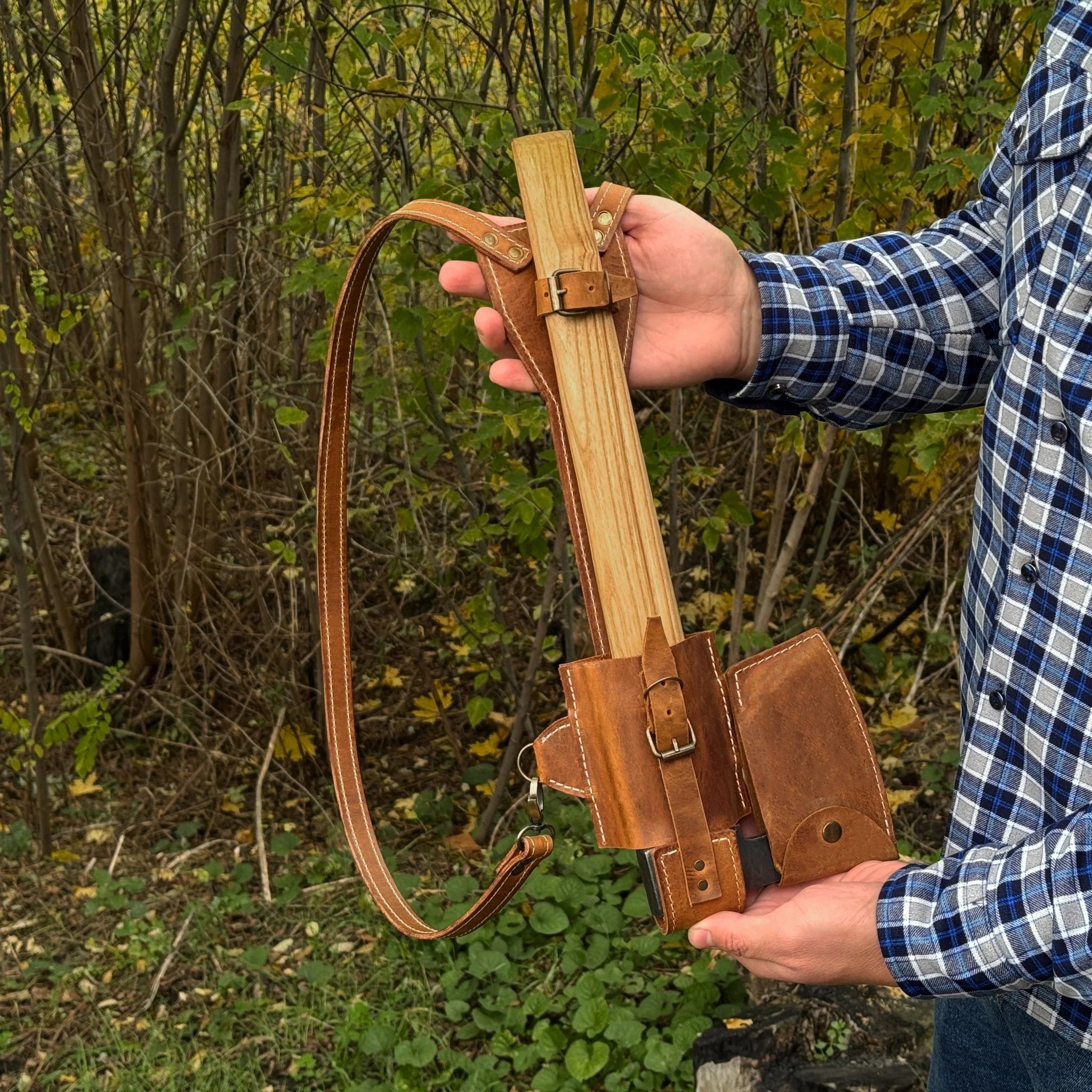 Leather Axe Case with Adjustable Shoulder Straps - Image 9